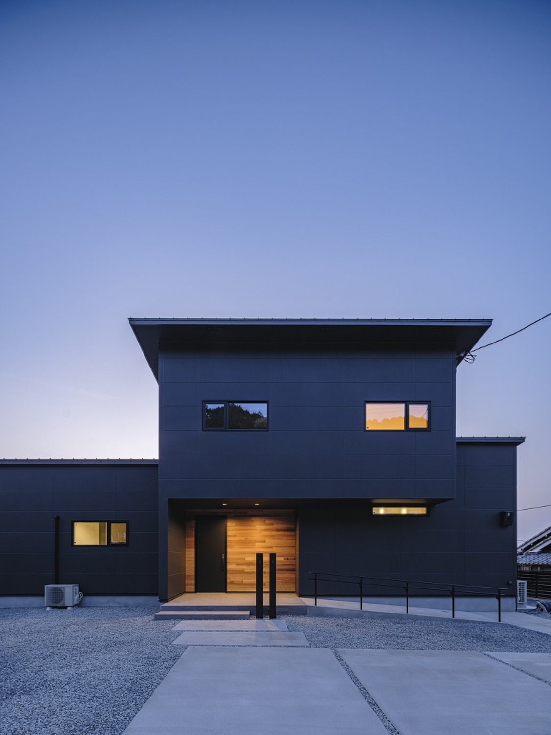 施工事例｜自然豊かな景色を愉しむネコと暮らす二世帯住宅