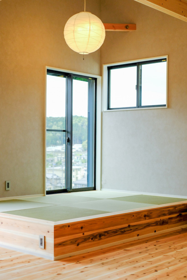 琉球畳を敷き詰めた小上がり和室