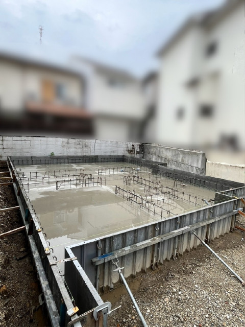 基礎ベース打設