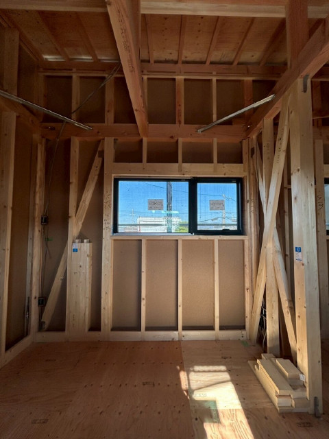 大工工事（窓サッシ取付）