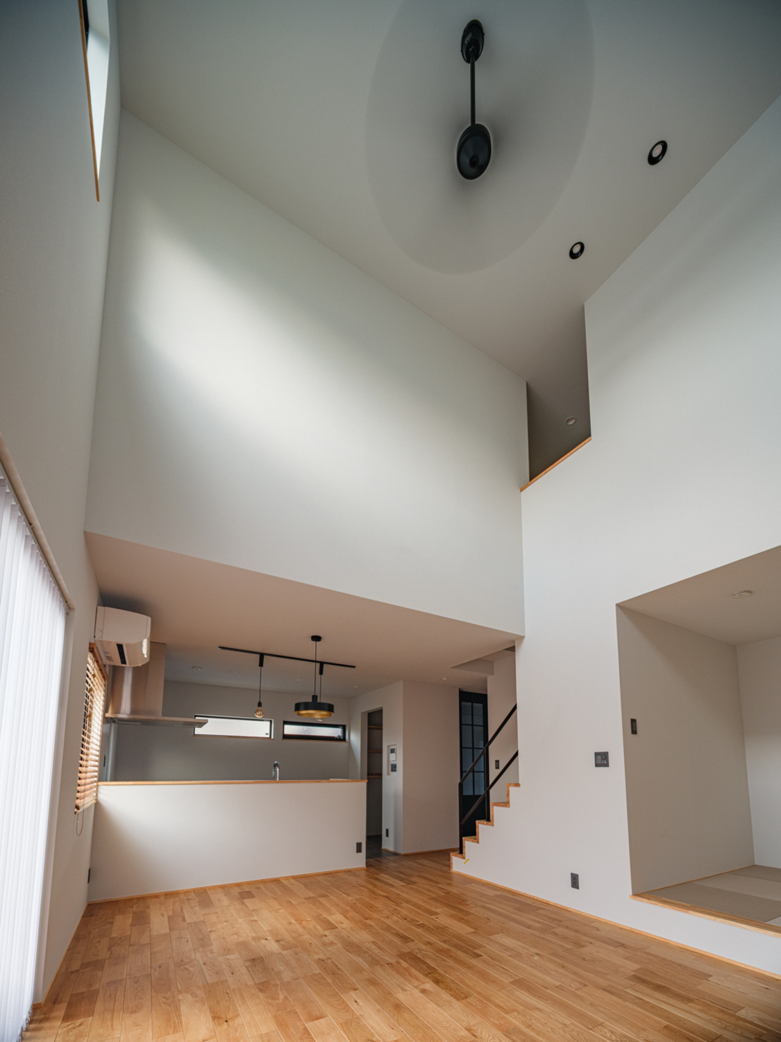 施工例集：動線に合わせた“9つの収納”でスッキリ暮らす家